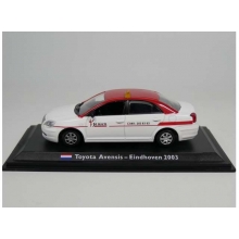 MAGAZINE TX23 2003 TOYOTA AVENSIS EINDHOVEN TAXI WHITE RED