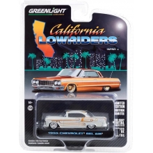 GREENLIGHT 63030-A 1:64 1955 CHEVROLET BEL AIR LIGHT GRAY METALLIC AND GOLD