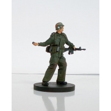 HISTORICA HGR10 1:24 SOLDADO NORTEAMERICANO VIETNAM LANZANDO GRANADA